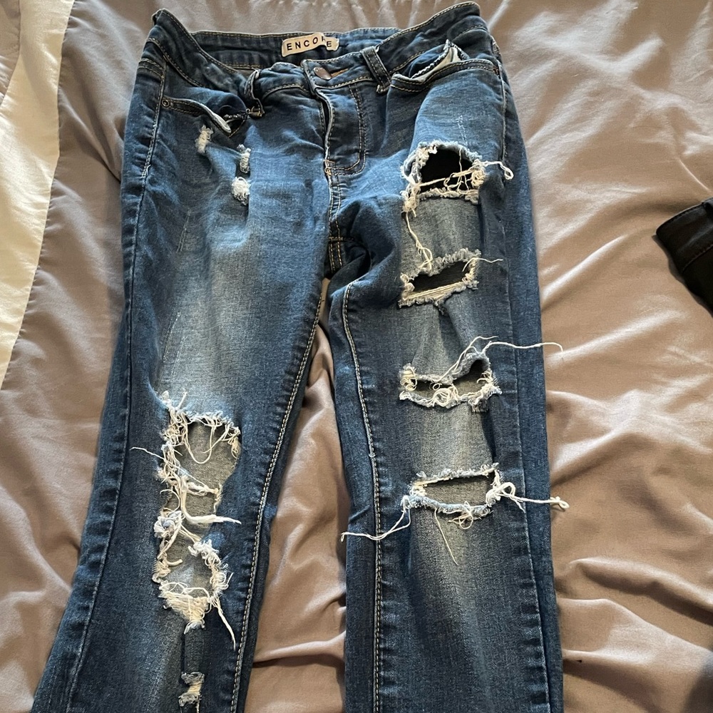 Skinny jeans with holes ankle length